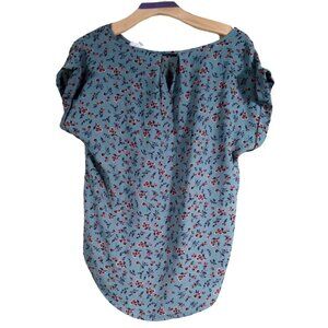 Hippie Rose Top Women's medium Blue Floral very feminine and light great for sum